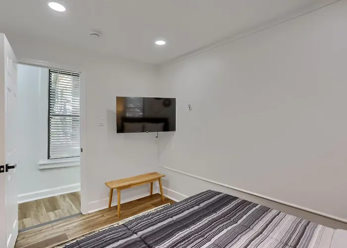 Dormont, Potomac 3 Unique & Modern 2bd Apartment Pittsburgh