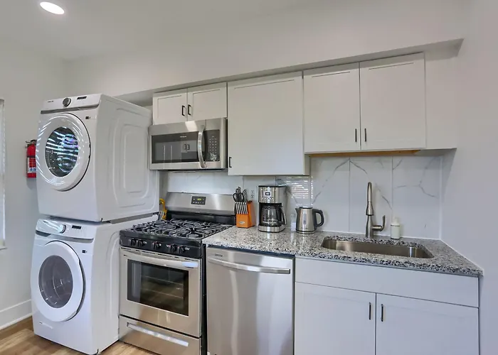 Apartment Dormont, Potomac 3 Unique & Modern 2bd