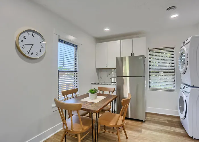 Apartment Dormont, Potomac 3 Unique & Modern 2bd Pittsburgh