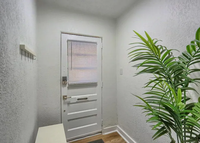 Dormont, Potomac 3 Unique & Modern 2bd Apartment Pittsburgh